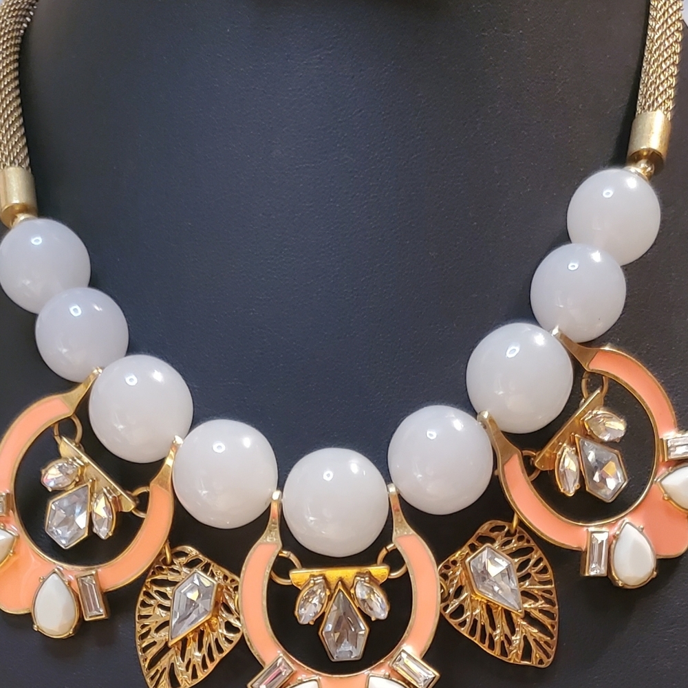 Stella and Dot Statement Necklace - Picture 8 of 9